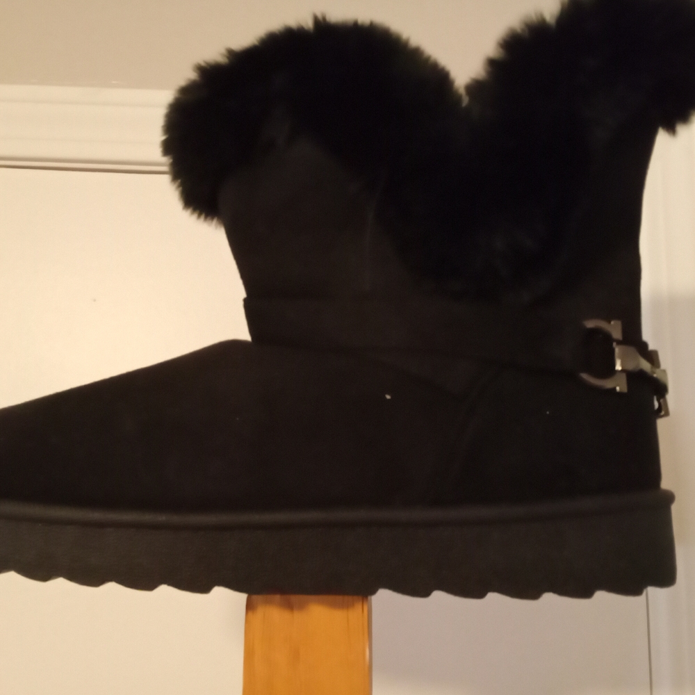 Women's Black Fur-Lined Boots